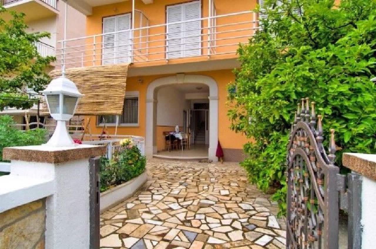 Apartments Josko Gradac  Exteriör bild